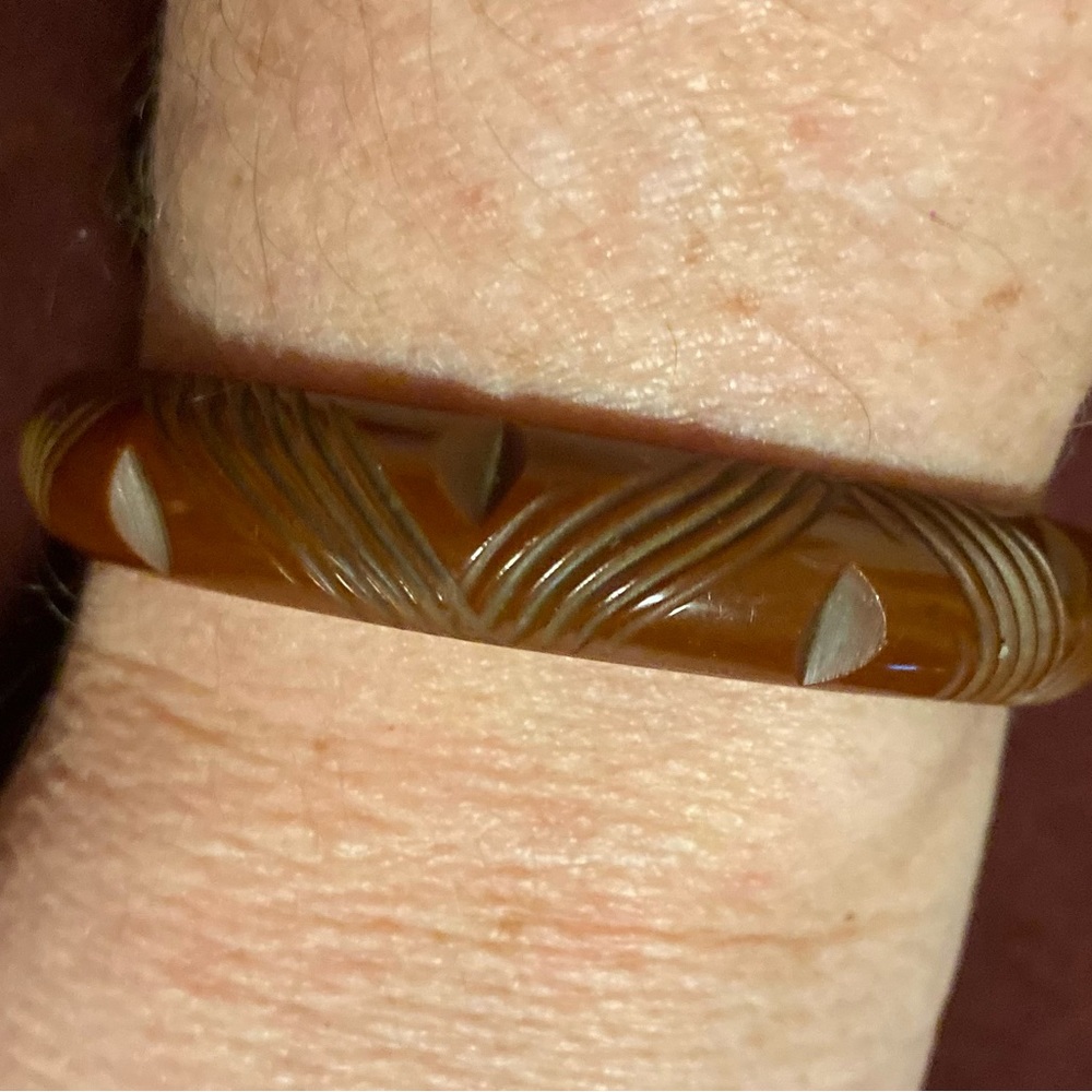 Chocolate Brown Bakelite Bangle or Bracelet